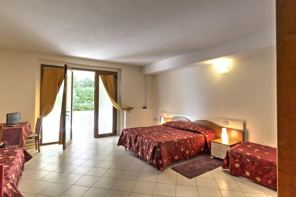 Albergo Le Piante Манерба-дель-Гарда Экстерьер фото