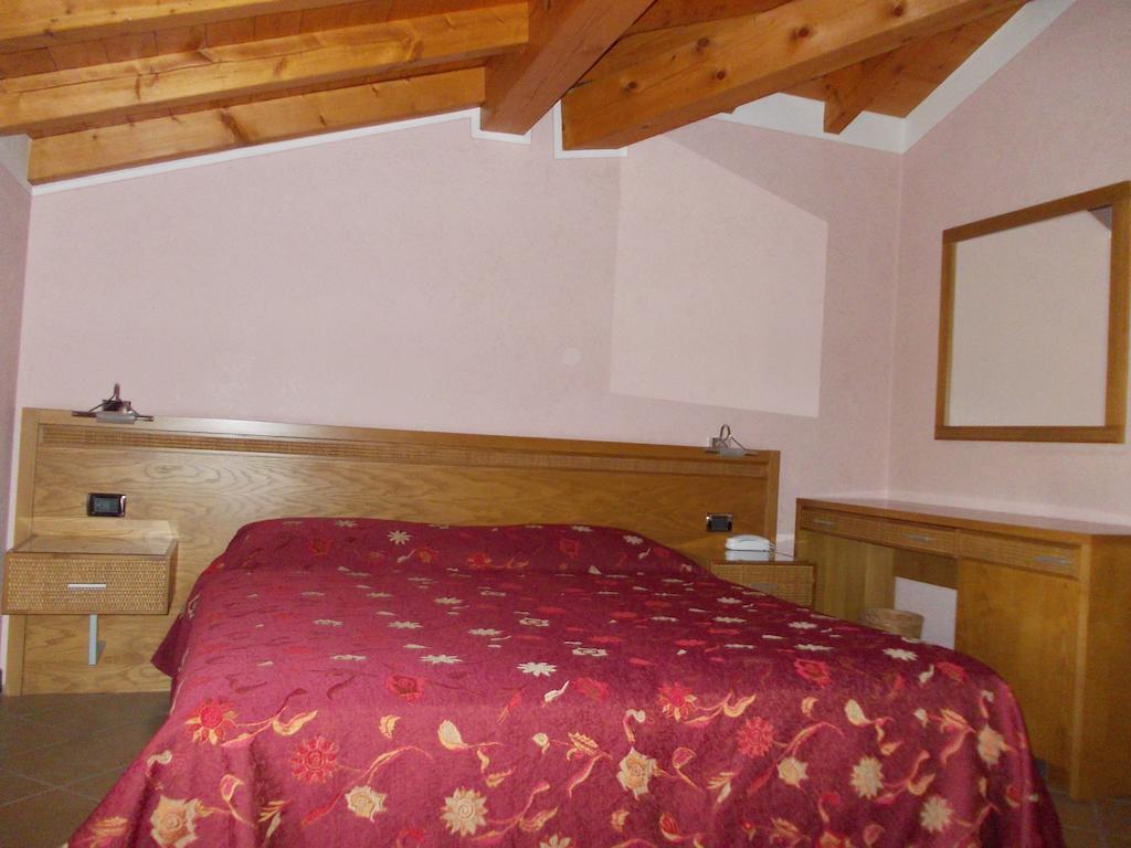 Albergo Le Piante Манерба-дель-Гарда Экстерьер фото
