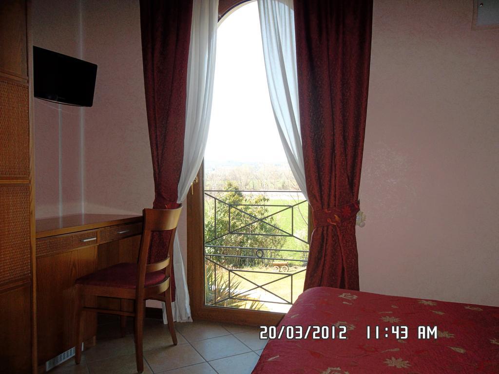 Albergo Le Piante Манерба-дель-Гарда Экстерьер фото